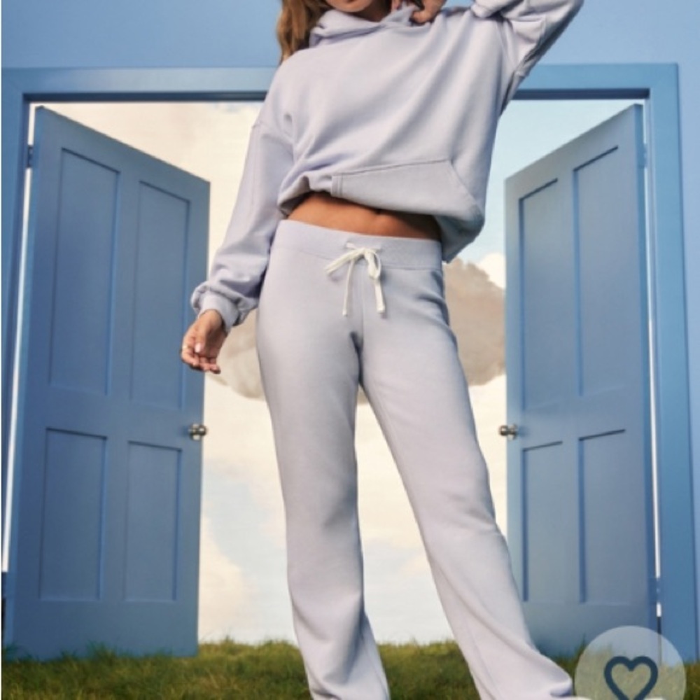 Cozy Black Sweatshirt and Sweatpants Set